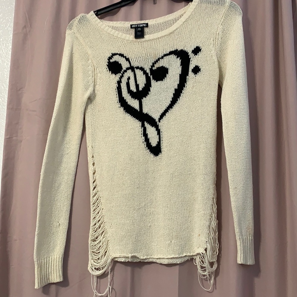 Hot Topic Black and White Heart Music Note Sweater